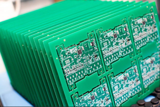 エネルギー バッテリー ブルーテッド モジュール ターンキー PCB 組立 高精度 LW/LS 最低 0.05mm