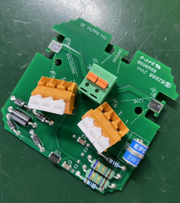 電気通信機器 0.05mm の LW/LS Min. と黒いシルクスクリーン色 の銅製 PCB