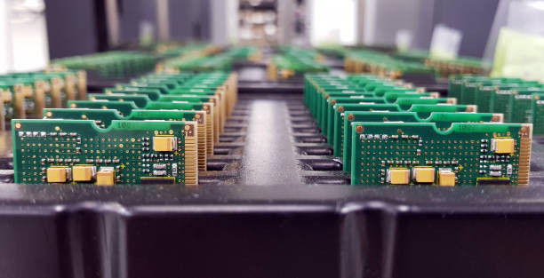 マックス銅厚さ 8OZ カンボジア PCB 製造と組み立て ENIG/OSP/HASL 表面仕上げ