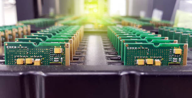 硬いPCB板タイプ PCBA回路板組立 SMT THT中国とカンボジアのターンキーサービス