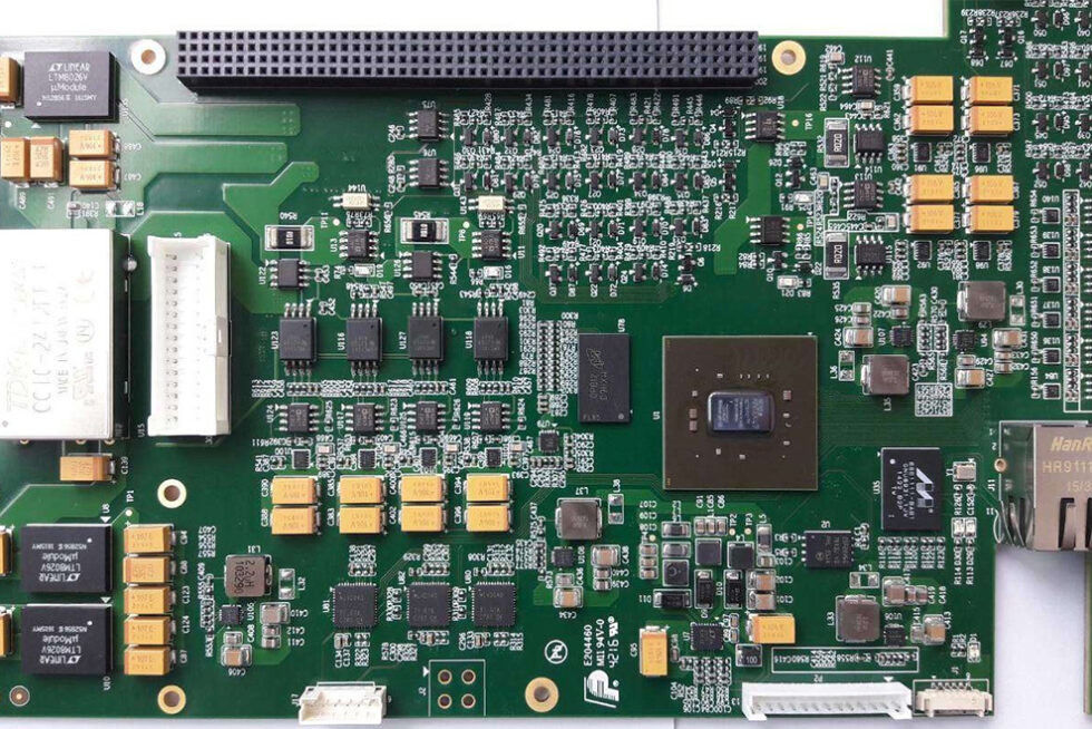 硬いPCB板タイプ PCBA回路板組立 SMT THT中国とカンボジアのターンキーサービス