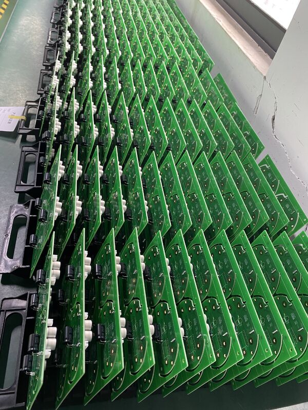 最小ボールスペース0.3mm、ピッチ0.5mm未満の産業用PCB製造プロセス、最大PCBサイズ600 x 1200mm、複雑なPCBレイアウトに最適化